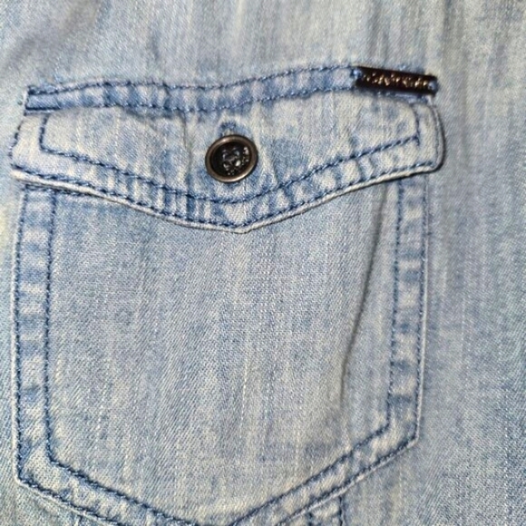 Calvin Klein Women's light blue button-down denim shirt size XS - Picture 3 of 12